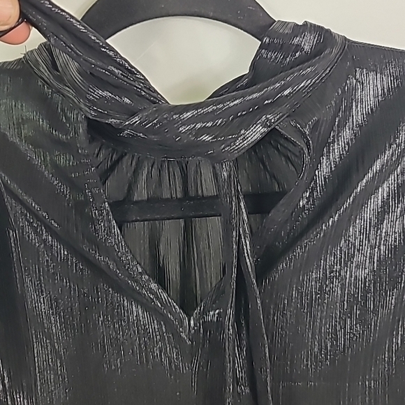 NWT Andree By Unit Halter Top Women's Shiny Black Relaxed Fit Sz S - Picture 3 of 6